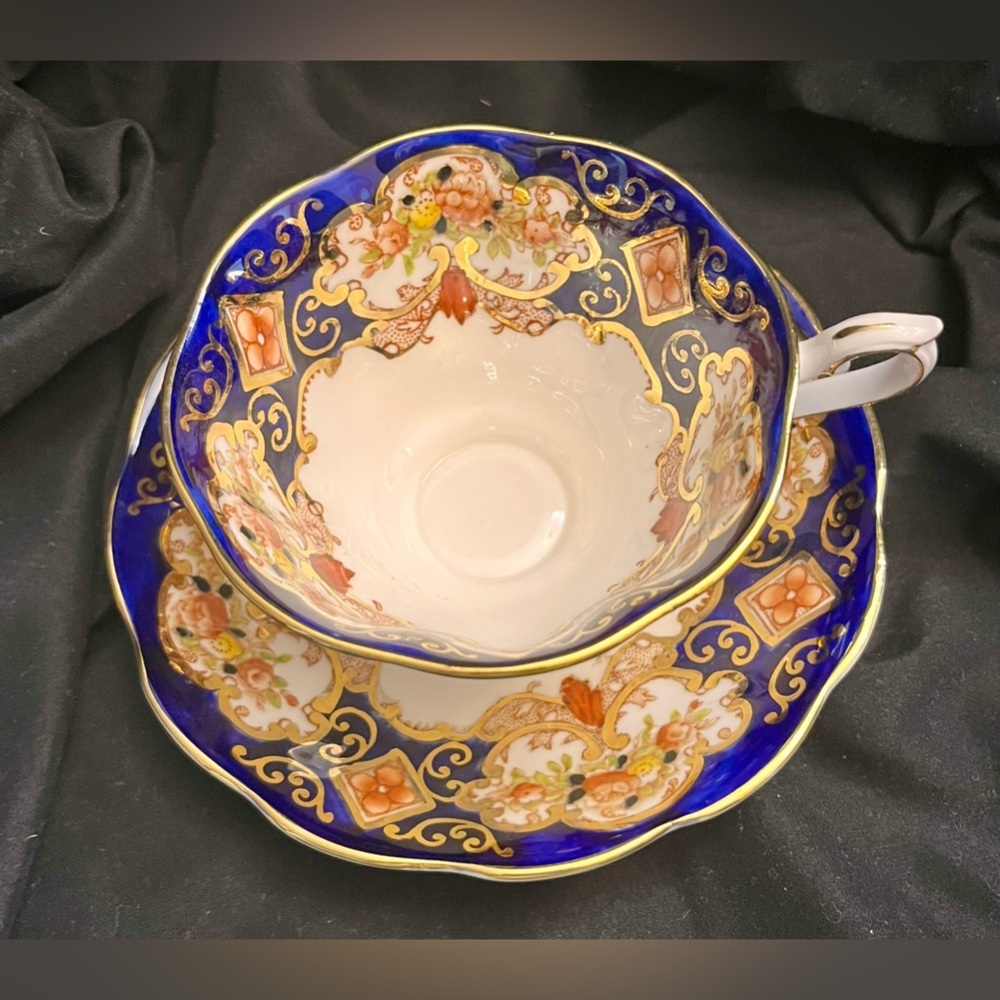 Royal Albert Heirloom Teacup Saucer Set Bone China England Imari Cobalt Gold VTG - Picture 14 of 17